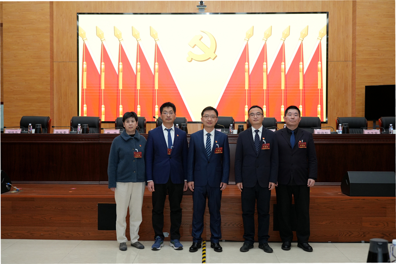 纪委委员合影800-533.jpg